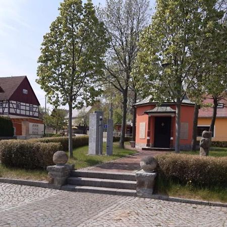 Neu! Ferienwohnung Hanka Crostwitz Buitenkant foto